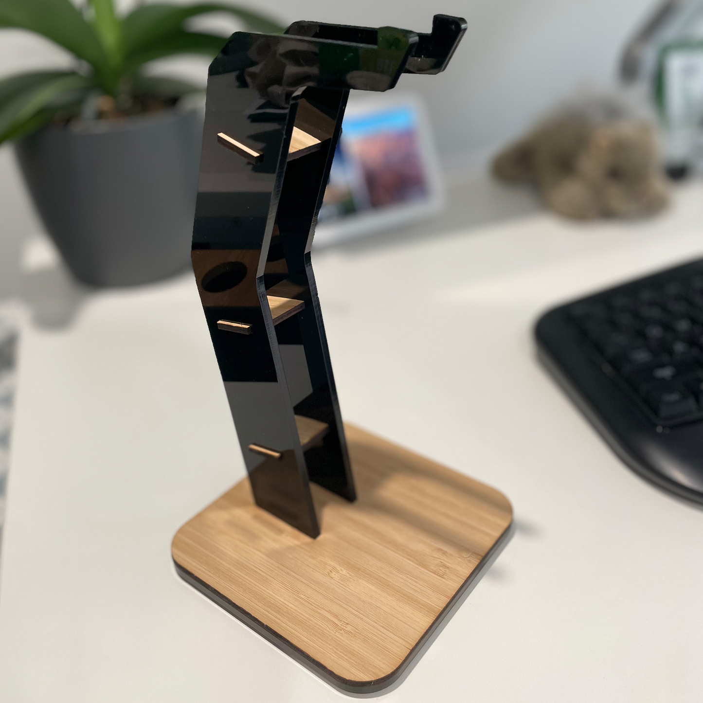 Headphone stand